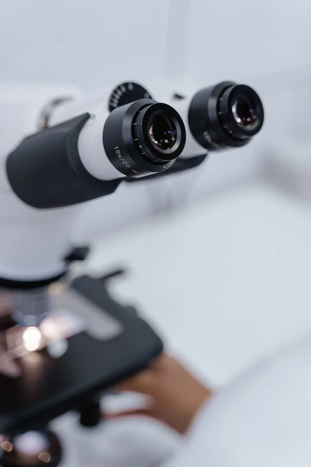 Microscope for biological research