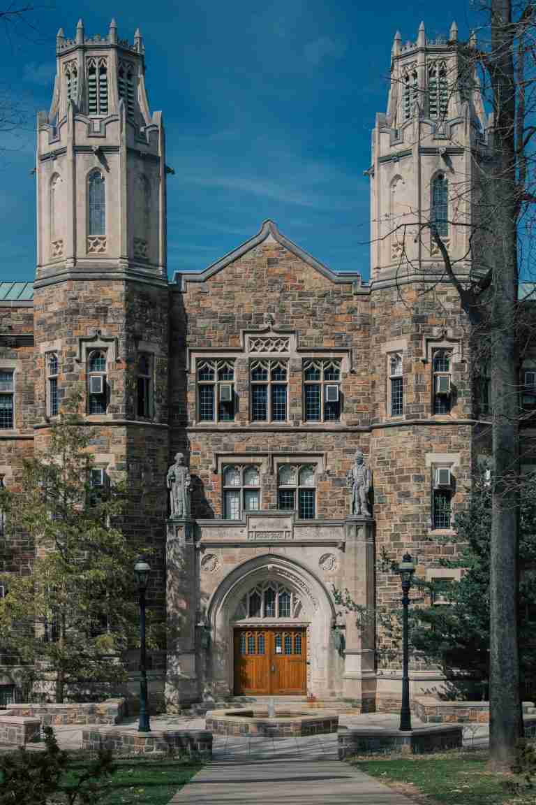 Building at Yale